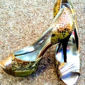 LADIES PAI OF CATO GORGEOUS HEELS MULTI COLORED 8.5